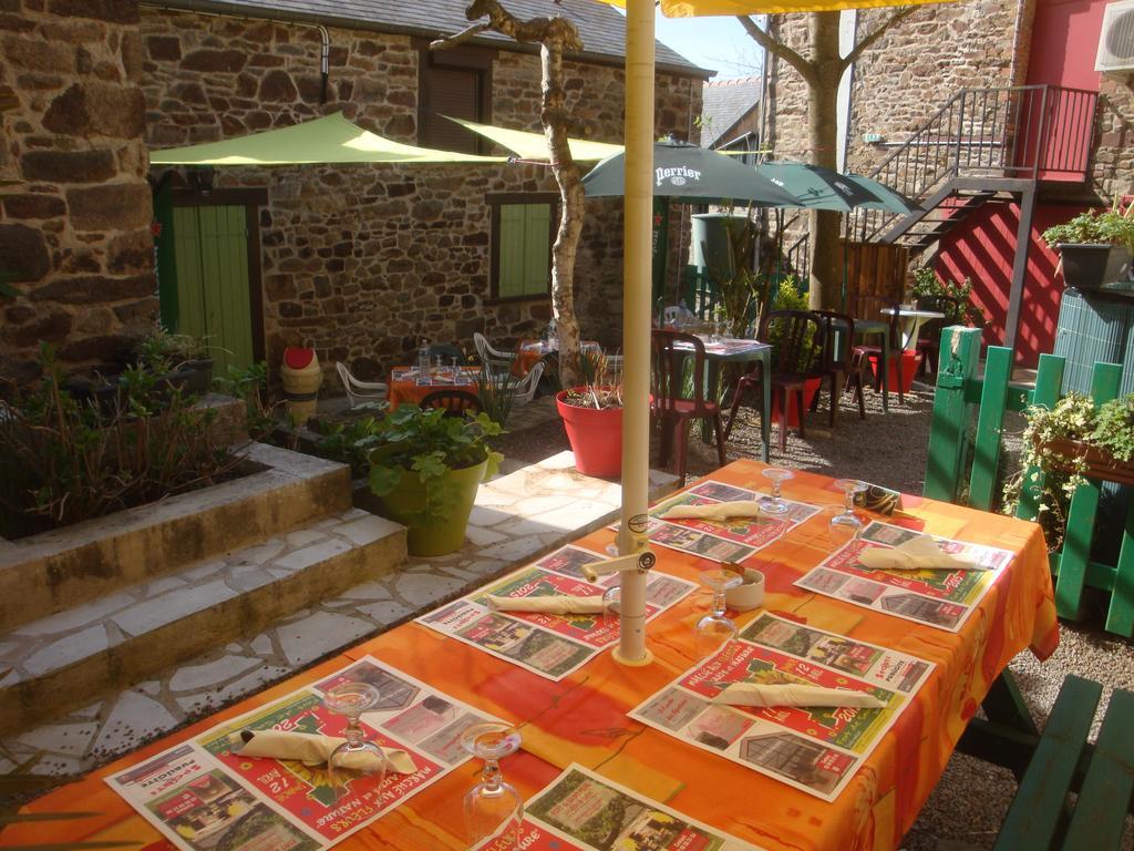 Auberge du Château Châteauneuf-d'Ille-et-Vilaine Exterior foto
